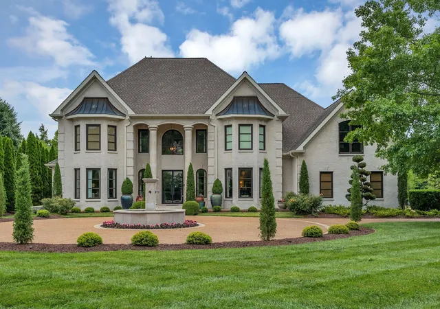 Photo 1 of Mansion for sale at 238 Pelham Dr, Brentwood, TN 37027 | MLS# 3231652 | Listing updated on 2026-10-08