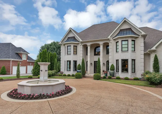 Photo 2 of Mansion for sale at 238 Pelham Dr, Brentwood, TN 37027 | MLS# 3231652 | Listing updated on 2026-10-08