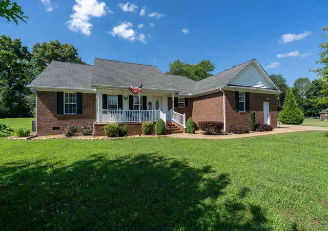 Homes for sale in Summertown, TN | 153 Center Point Dr, Summertown, TN 38483 | MLS# 3242496