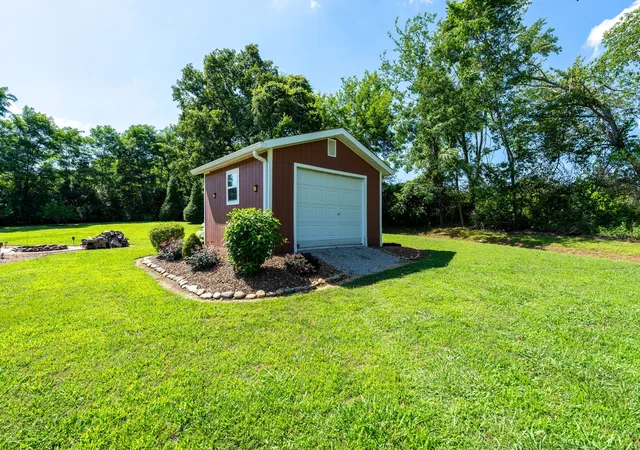 Homes for sale in Summertown, TN | 153 Center Point Dr, Summertown, TN 38483 | MLS# 3242496