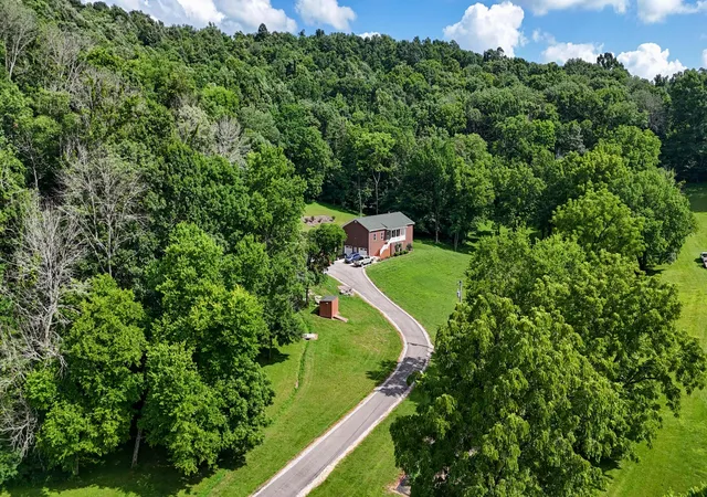 3rd image of 4050 Cantebury Dr, Culleoka, TN 38451 | MLS# 3233180