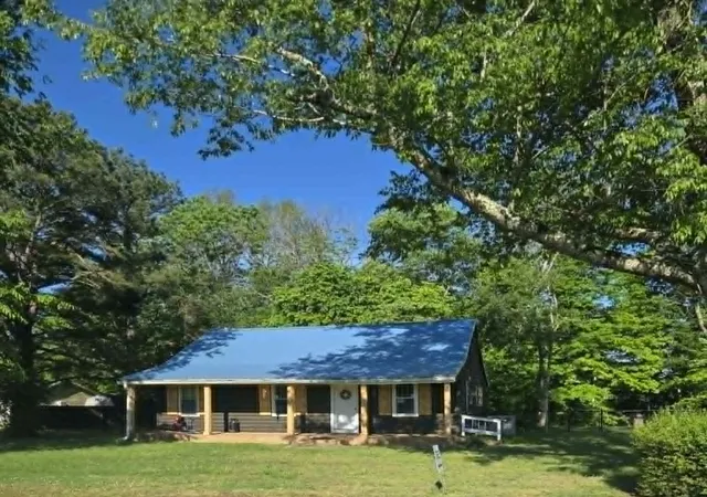 Homes for sale in Bon Aqua, TN | 6491 Piney River Rd N, Bon Aqua, TN 37025 | MLS# 3231817