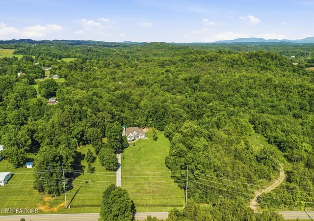 2nd image of 824 Midway Rd, Strawberry Plains, TN 37871 | MLS# 3231840