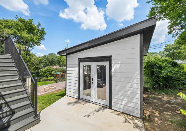 Photo 3 of Single family home for sale at 1423 Fulton St, Nashville, TN 37206 | MLS# 3232961 | Listing updated on 2026-08-26