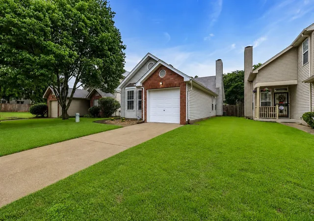 Photo 2 of Single family home for sale at 1111 Wembley Dr, Hermitage, TN 37076 | MLS# 3232068 | Listing updated on 2026-09-23