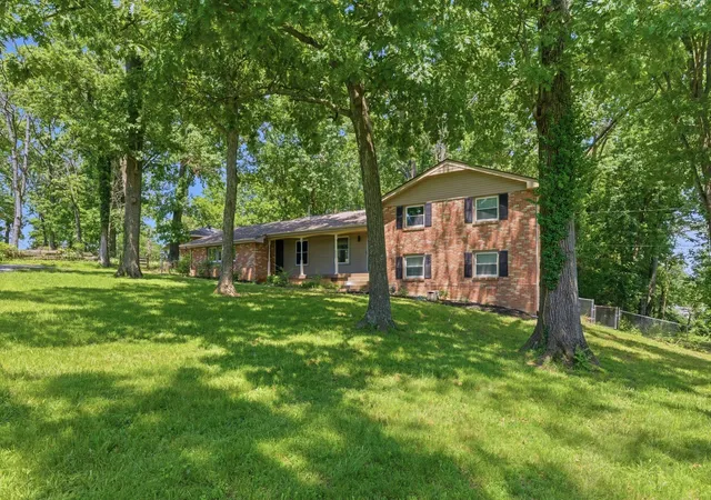 Homes for sale in Madison, TN | 201 Holiday Dr, Madison, TN 37115 | MLS# 3232269
