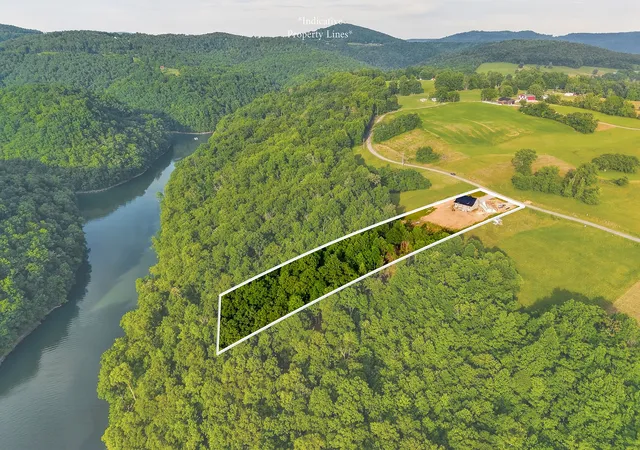 Homes for sale in Byrdstown, TN | 689 Amonett Cir, Byrdstown, TN 38549 | MLS# 3231900