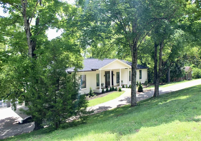 Homes for sale in Brentwood, TN | 618 Hunters Ln, Brentwood, TN 37027 | MLS# 3245564