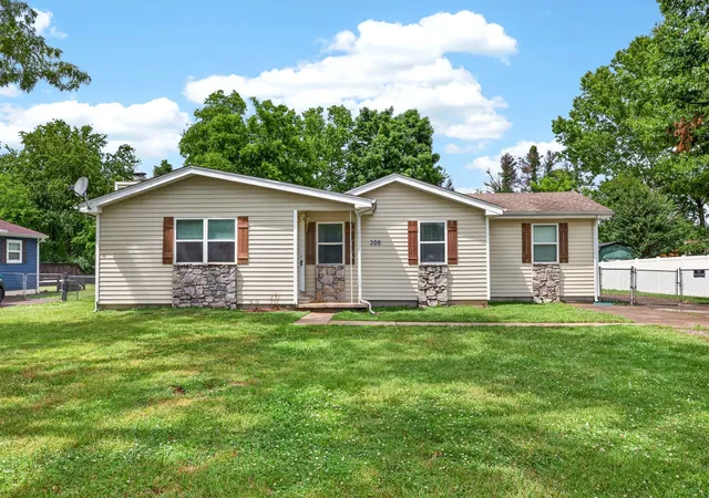 Photo 3 of Single family home for sale at 306 Belinda Pkwy, Mount Juliet, TN 37122 | MLS# 3513502 | Listing updated on 2026-09-06