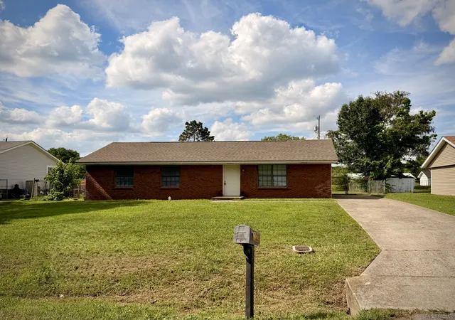 1st image of 122 E St, Clarksville, TN 37042 | MLS# 3231946