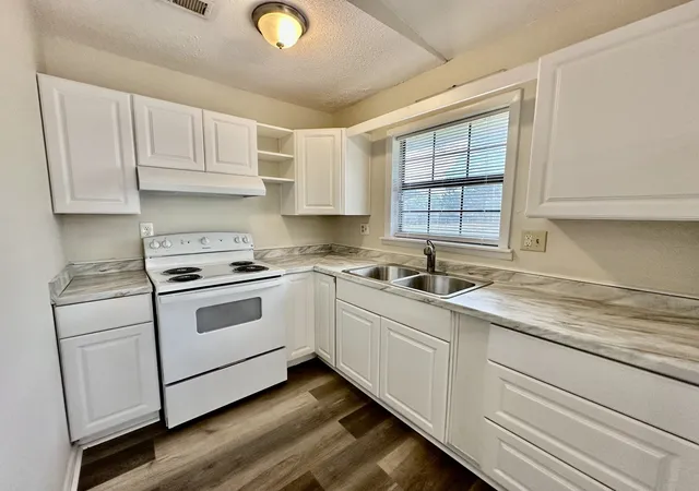 4th image of 122 E St, Clarksville, TN 37042 | MLS# 3231946