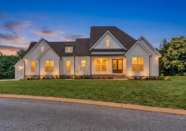 Homes for sale in Winchester, TN | 74 Summer Lake Ct, Winchester, TN 37398 | MLS# 3232049