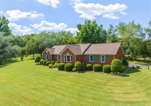 Homes for sale in Hollow Rock, TN | 33 Hillview Dr, Hollow Rock, TN 38342 | MLS# 3232006