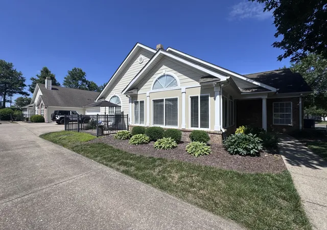 Photo 4 of Condo for sale at 825 Browns Ln #301, Gallatin, TN 37066 | MLS# 3232048 | Listing updated on 2026-10-09