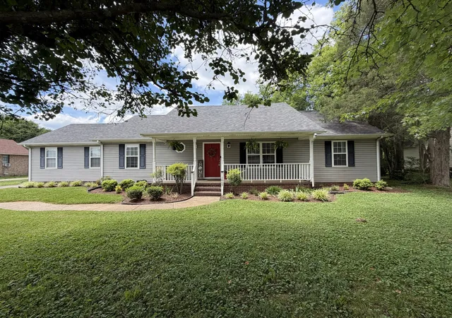 Photo 1 of Sale Pending at 1405 Belle Oaks Dr, Murfreesboro, TN 37130 | MLS# 3242253 | Listing updated on 2026-08-13