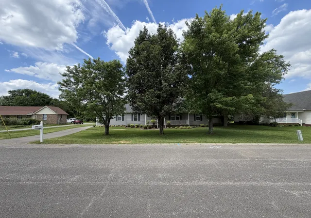 Photo 3 of Sale Pending at 1405 Belle Oaks Dr, Murfreesboro, TN 37130 | MLS# 3242253 | Listing updated on 2026-08-13