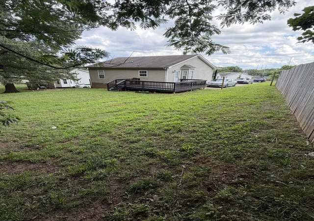 Photo 1 of Single family home for sale at 290 Fritz Cir, Clarksville, TN 37042 | MLS# 3232086 | Listing updated on 2026-08-17