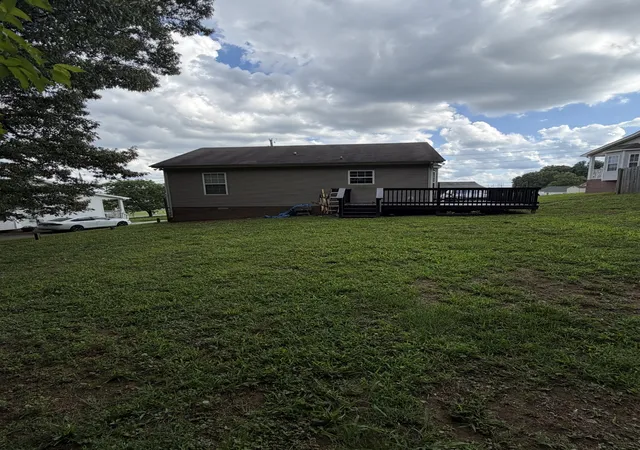 Photo 2 of Single family home for sale at 290 Fritz Cir, Clarksville, TN 37042 | MLS# 3232086 | Listing updated on 2026-08-17
