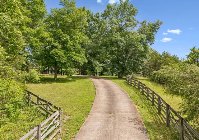 Photo 2 of Single family home for sale at 1533 Iron Brg Rd, Columbia, TN 38401 | MLS# 3251773 | Listing updated on 2026-10-09
