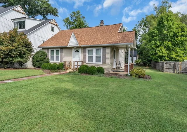 Photo 2 of Single family home for sale at 5302 Elkins Ave, Nashville, TN 37209 | MLS# 3280766 | Listing updated on 2026-09-14