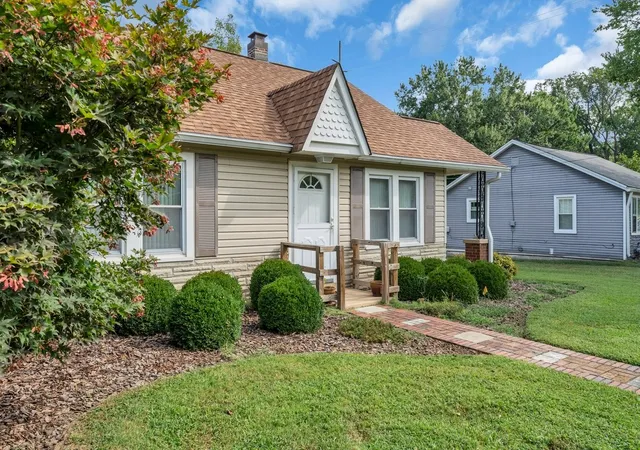 Photo 3 of Single family home for sale at 5302 Elkins Ave, Nashville, TN 37209 | MLS# 3280766 | Listing updated on 2026-09-14