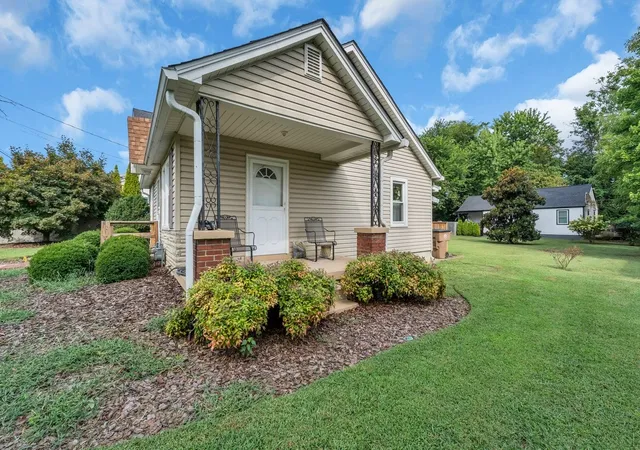 Photo 3 of Single family home for sale at 5302 Elkins Ave, Nashville, TN 37209 | MLS# 3280766 | Listing updated on 2026-09-14
