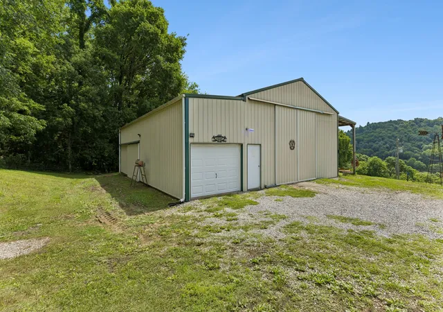 Photo 2 of Single family home for sale at 2865 Spring Pl Rd, Belfast, TN 37019 | MLS# 3234194 | Listing updated on 2026-08-28