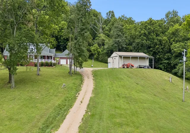 Photo 3 of Single family home for sale at 2865 Spring Pl Rd, Belfast, TN 37019 | MLS# 3234194 | Listing updated on 2026-08-28