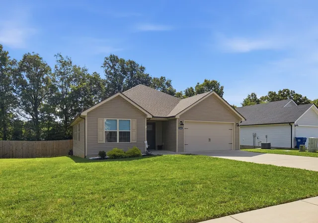 Photo 2 of Sale Pending at 1441 Fredrick Dr, Clarksville, TN 37042 | MLS# 3248709 | Listing updated on 2026-08-19