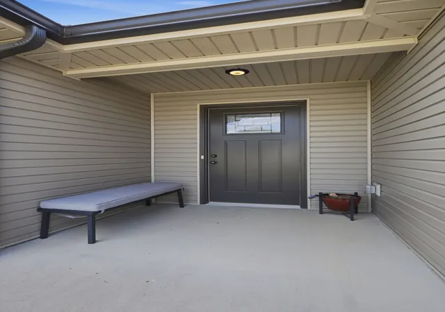 Photo 3 of Sale Pending at 1441 Fredrick Dr, Clarksville, TN 37042 | MLS# 3248709 | Listing updated on 2026-08-19