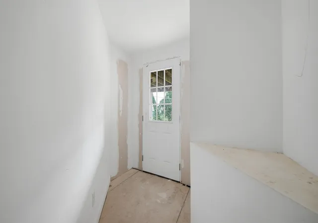 Photo 2 of Single family home for sale at 2 South Crst Rd, Chattanooga, TN 37404 | MLS# 3304672 | Listing updated on 2026-07-31