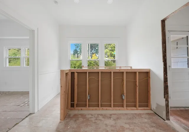 Photo 2 of Single family home for sale at 2 South Crst Rd, Chattanooga, TN 37404 | MLS# 3304672 | Listing updated on 2026-07-31