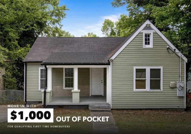 Single family home for sale at 1704 Tunnel Blvd, Chattanooga, TN 37406 | MLS# 3232208