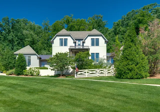 Photo 1 of Mansion for sale at 4523 Wayland Dr, Nashville, TN 37215 | MLS# 3232468 | Listing updated on 2026-09-02