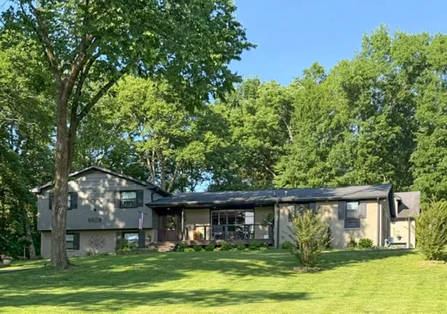 Photo 2 of Single family home for sale at 6609 Currywood Dr, Nashville, TN 37205 | MLS# 3234823 | Listing updated on 2026-09-04