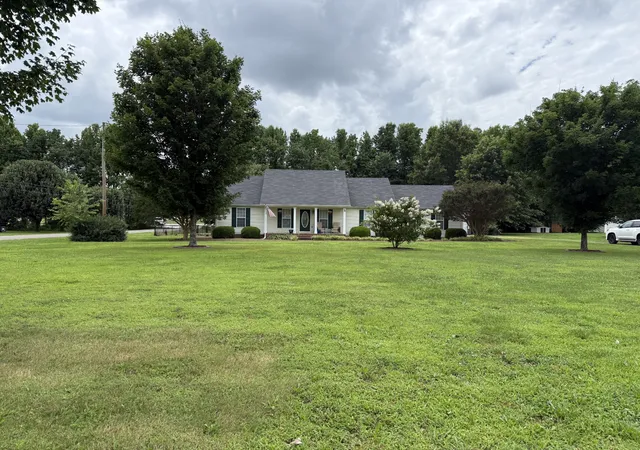 Homes for sale in Fayetteville, TN | 28 Long Meadow Dr, Fayetteville, TN 37334 | MLS# 3232341