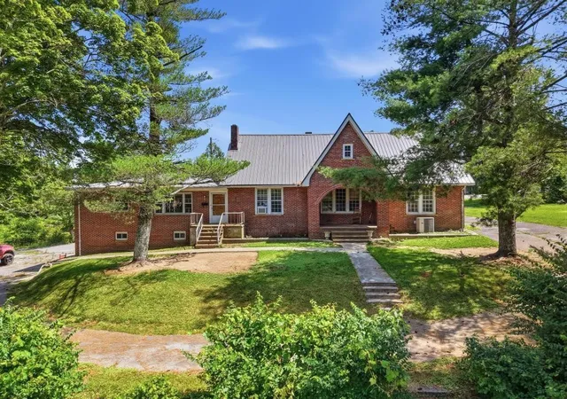 1st image of 215 E Adams St, Crossville, TN 38555 | MLS# 3232418