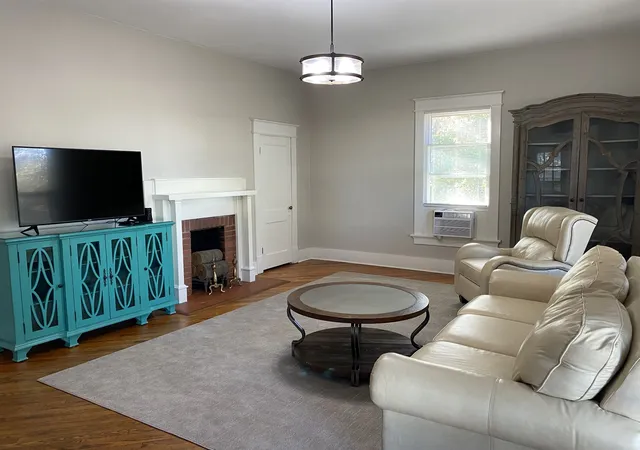 Photo 4 of Sale Pending at 2919 Old Clarksville Pike, Hopkinsville, KY 42240 | MLS# 3232445 | Listing updated on 2026-08-19
