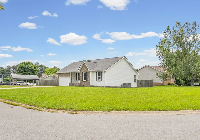 4th image of 1788 Cherry Point Ct, Clarksville, TN 37042 | MLS# 3233861