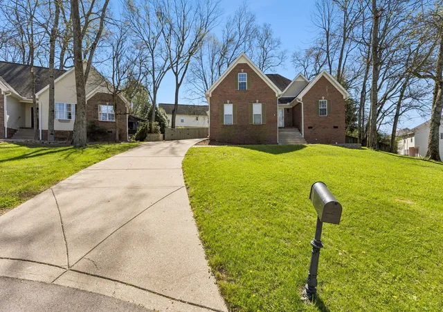 Photo 2 of Single family home for sale at 1615 Pacer Ct, Spring Hill, TN 37174 | MLS# 3234864 | Listing updated on 2026-10-05