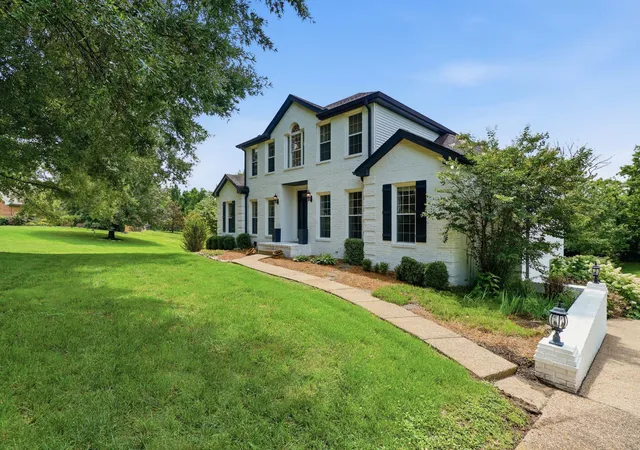 Photo 2 of Single family home for sale at 1308 Teddys Pl, Mount Juliet, TN 37122 | MLS# 3239780 | Listing updated on 2026-09-06