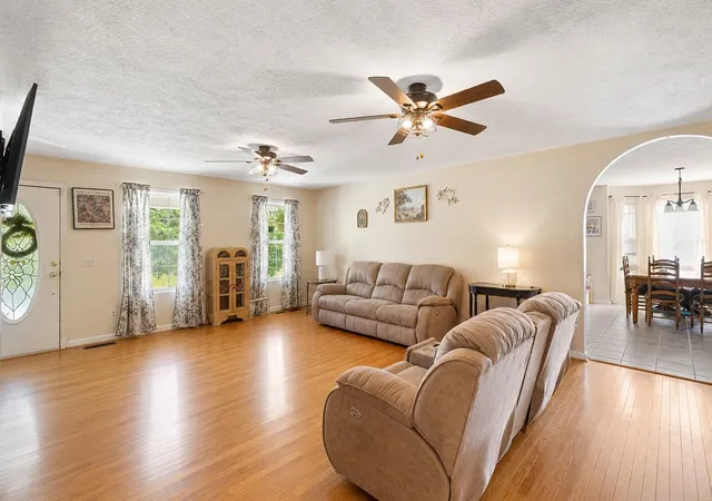 Homes for sale in Summertown, TN | 187 N Old Military Rd, Summertown, TN 38483 | MLS# 3233995