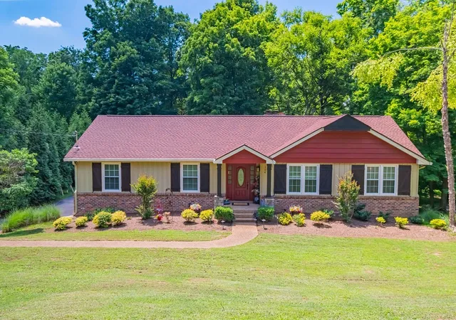 2nd image of 104 Trout Valley Dr, Hendersonville, TN 37075 | MLS# 3232894