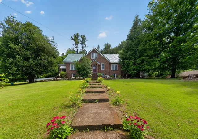 Homes for sale in Waverly, TN | 212 Main St E, Waverly, TN 37185 | MLS# 3234040