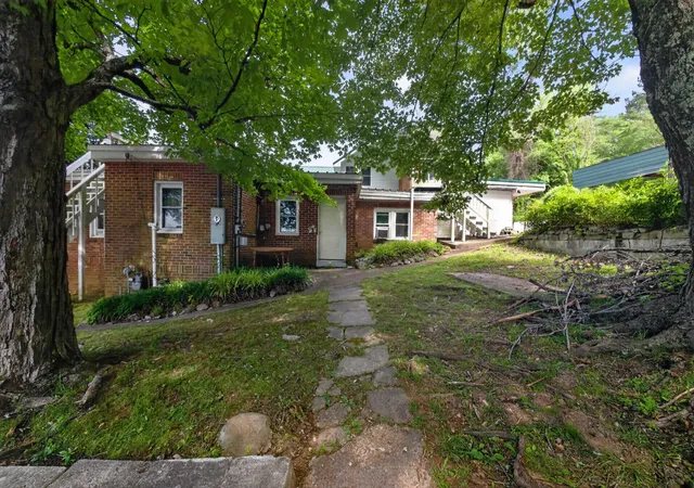 Homes for sale in Waverly, TN | 212 Main St E, Waverly, TN 37185 | MLS# 3234040