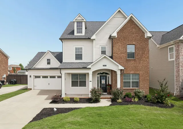Photo 1 of Single family home for sale at 807 Sapphire Dr, Murfreesboro, TN 37128 | MLS# 3245395 | Listing updated on 2026-07-26