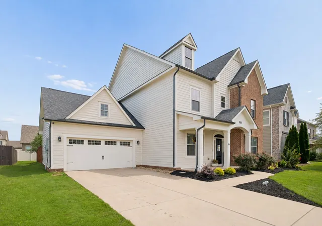 Photo 1 of Single family home for sale at 807 Sapphire Dr, Murfreesboro, TN 37128 | MLS# 3245395 | Listing updated on 2026-07-26