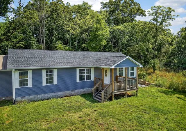 Homes for sale in Sparta, TN | 6101 Old Kentucky Rd, Sparta, TN 38583 | MLS# 3232581