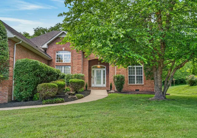 Photo 3 of Single family home for sale at 1015 Stafford Ct, Hendersonville, TN 37075 | MLS# 3232813 | Listing updated on 2026-08-27