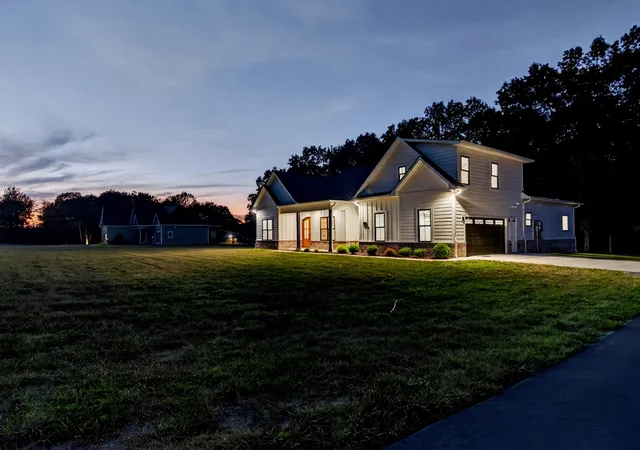 Photo 3 of Single family home for sale at 933 Ovoca Lake Rd, Tullahoma, TN 37388 | MLS# 3233937 | Listing updated on 2026-08-27